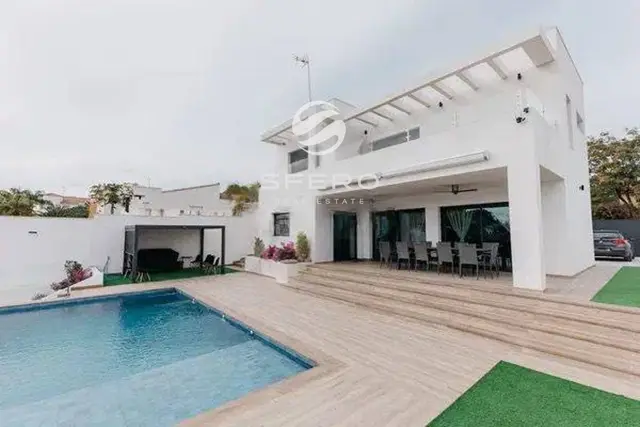 Modern villa in the prestigious suburb of Valencia, Montesano