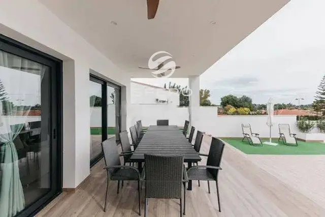 Modern villa in the prestigious suburb of Valencia, Montesano – photo 2