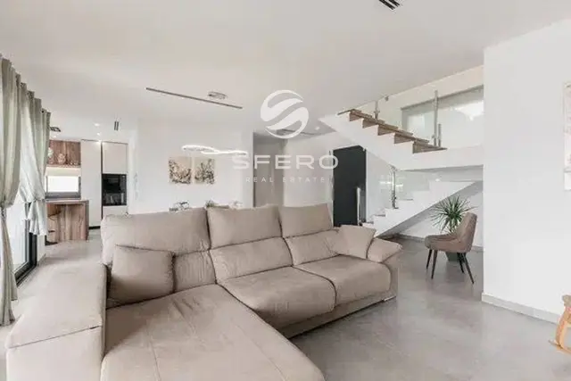 Modern villa in the prestigious suburb of Valencia, Montesano – photo 3