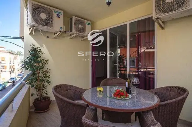 Spacious apartment just steps from the beach and the center of Dénia, with great investment potential – photo 2