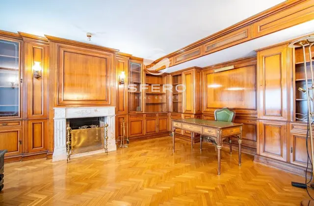 Spacious residence on one of the main streets of Valencia — Calle Colón – photo 2