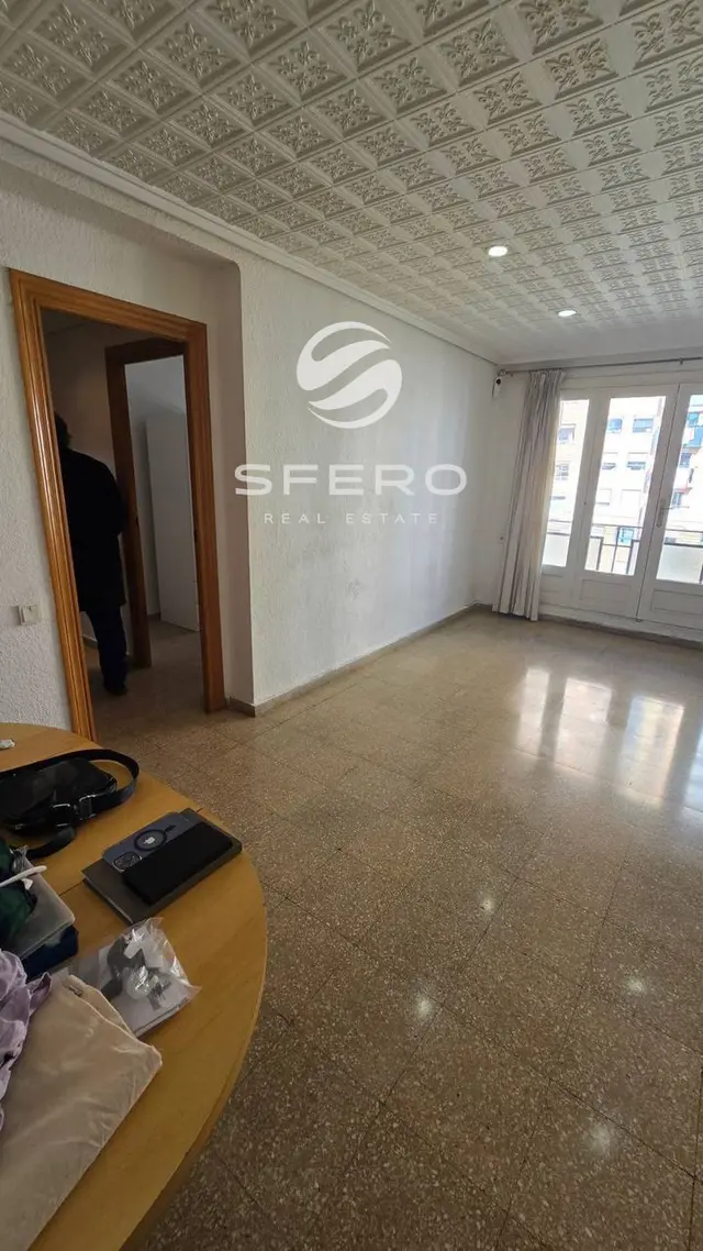Spacious and bright apartment for living or investment in the well-developed Camins al Grau area of Valencia – photo 2