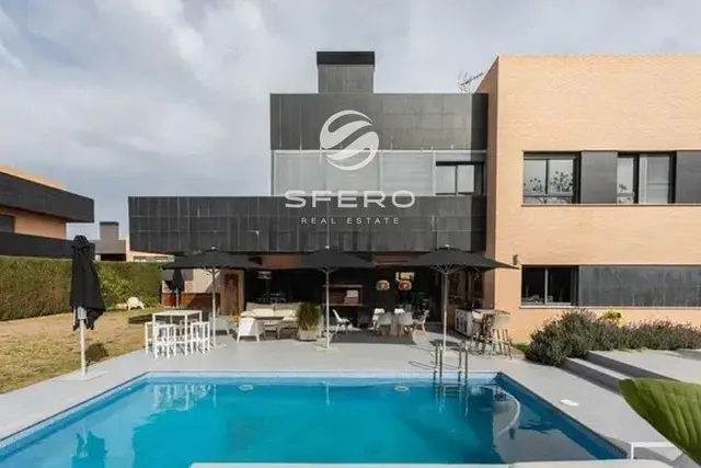 Modern villa with panoramic views of the Calderona mountains in Torre en Conill – photo 2