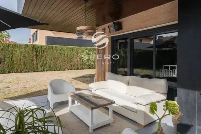Modern villa with panoramic views of the Calderona mountains in Torre en Conill – photo 3