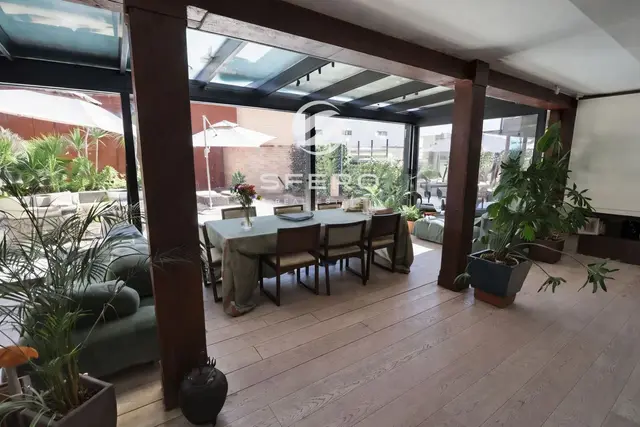 Spacious apartment with a private terrace in the prestigious L’Eixample area. – photo 2
