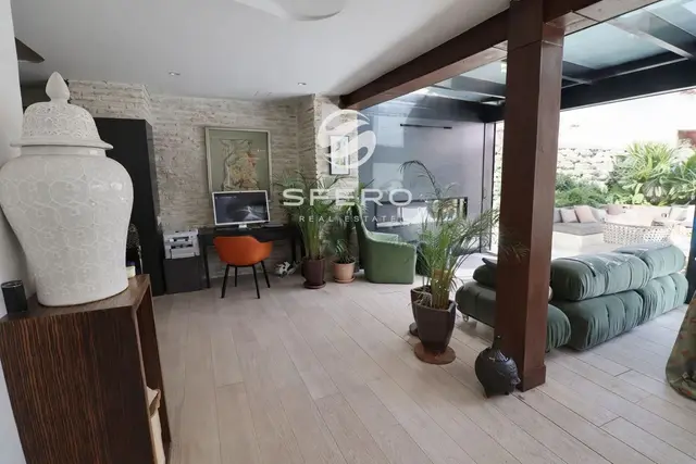Spacious apartment with a private terrace in the prestigious L’Eixample area. – photo 3