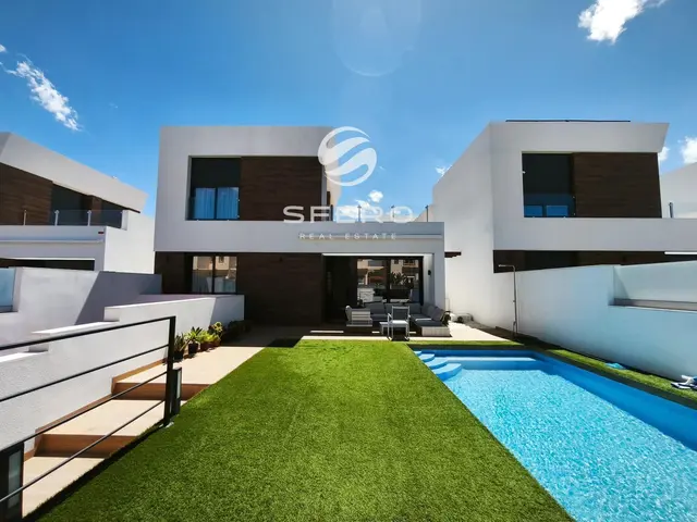 Modern detached house in a quiet area of El Campello, close to the sea. – photo 2