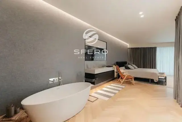Exclusive villa with golf course views in the prestigious urbanization of Bétera