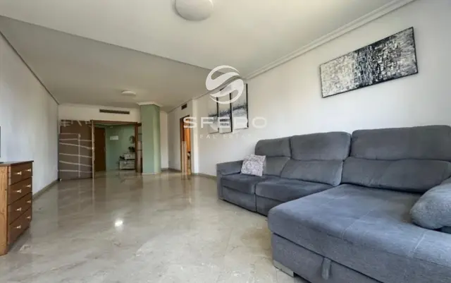 Amplio apartamento con terraza y vistas panorámicas a Valencia – foto 3