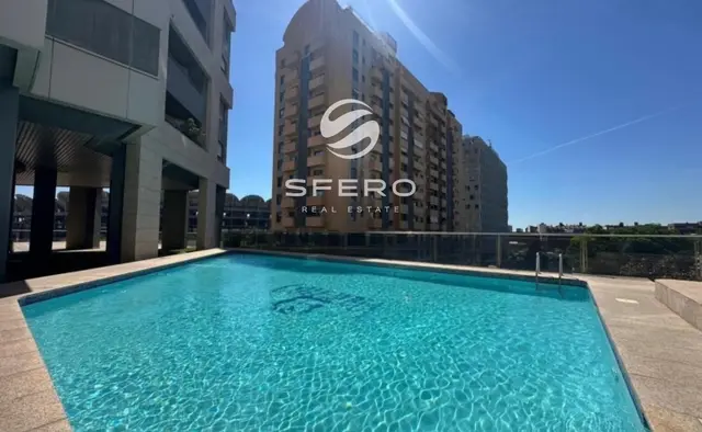 Amplio apartamento con terraza y vistas panorámicas a Valencia