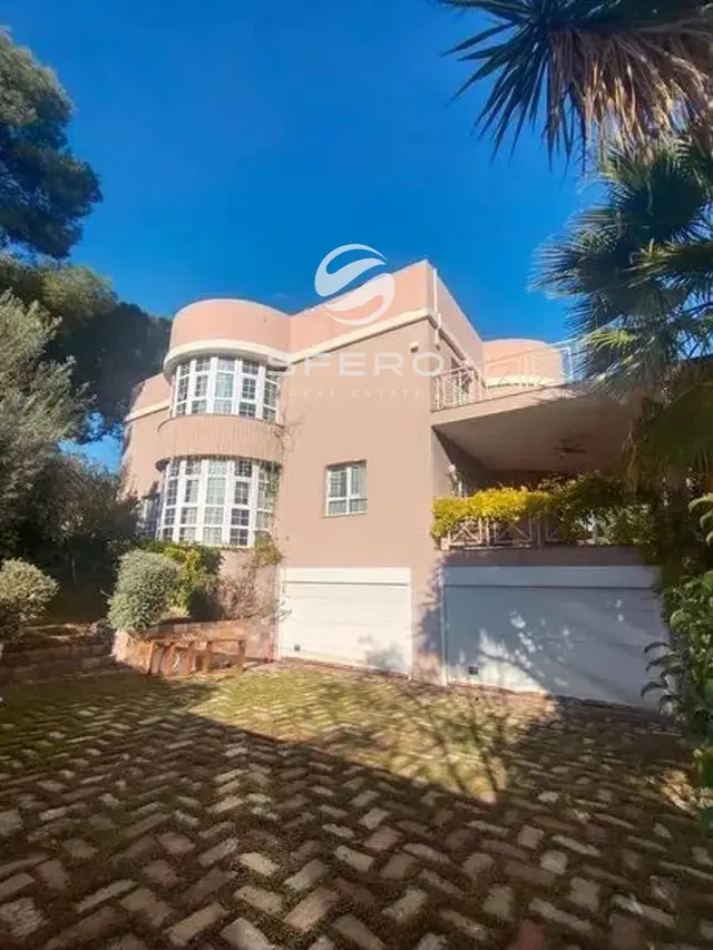 Spacious house with an exceptional design for a family in the prestigious area of Campolivar – photo 2