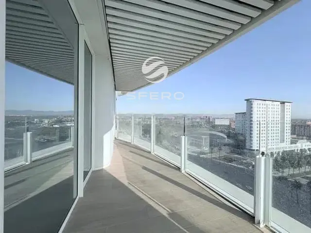 Apartamento moderno con vistas panorámicas a la ciudad de Valencia en el barrio de Benicalap – foto 2