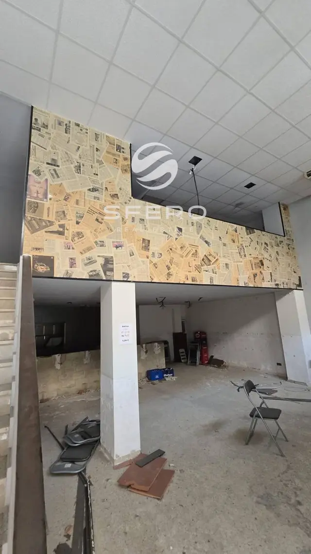 Local comercial para oficina o showroom con excelente ubicación en Valencia