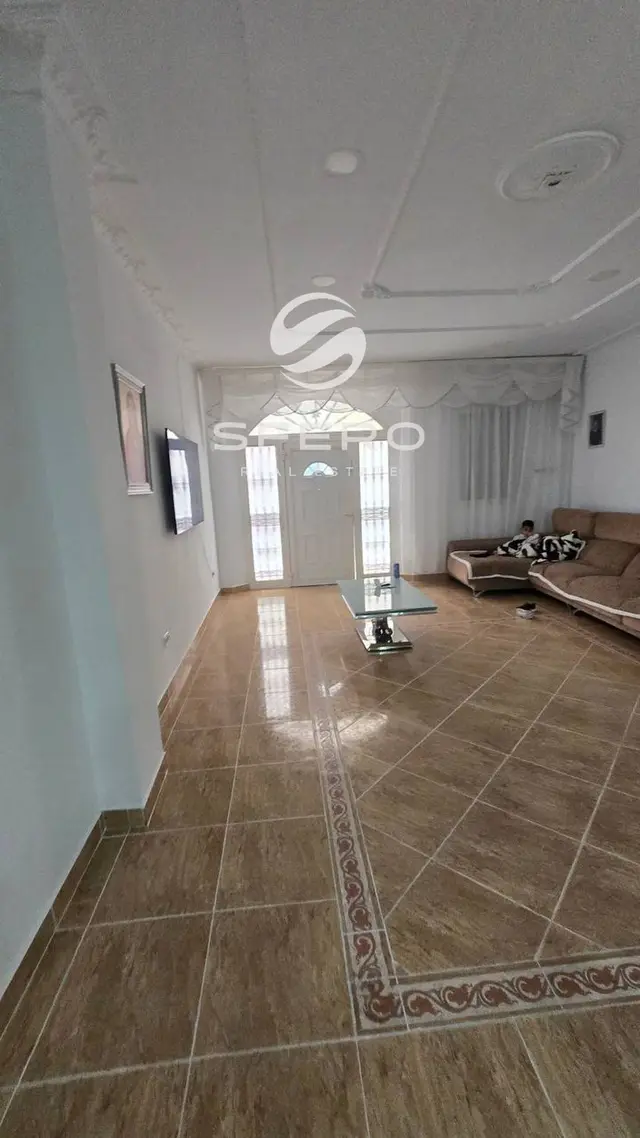 Apartamento espacioso con gran potencial de inversión a 600 metros del mar en Valencia – foto 3