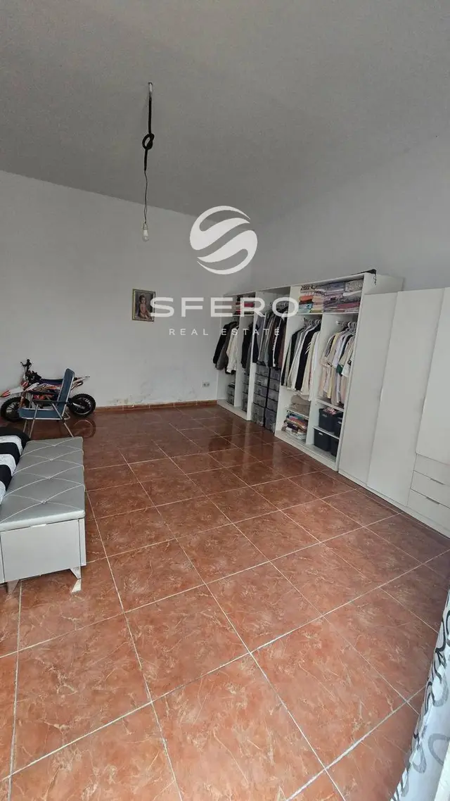 Apartamento espacioso con gran potencial de inversión a 600 metros del mar en Valencia