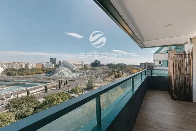 Luxury apartment with panoramic views of the City of Arts and Sciences in Valencia – photo 2
