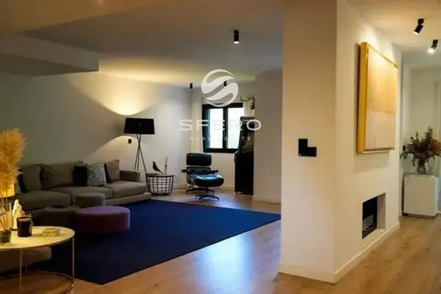Spacious duplex for living in the prestigious Santa Bárbara urbanization in Rocafort – photo 3