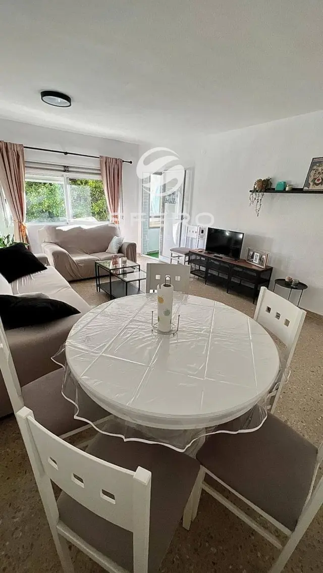 Spacious apartment for living or investment in Valencia