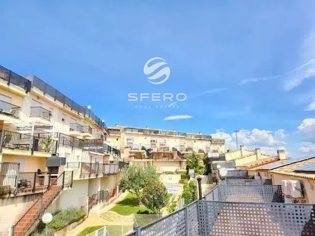 Spacious townhouse with terraces for living in a quiet area of Benaguasil – photo 2