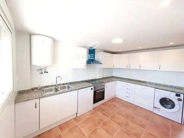Spacious townhouse with terraces for living in a quiet area of Benaguasil – photo 3