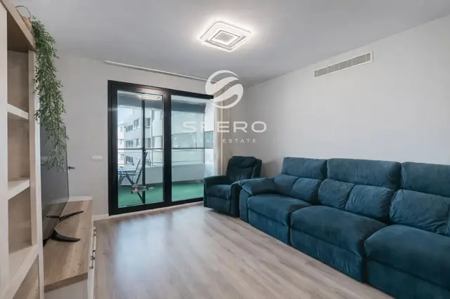 Modern apartment for living with a terrace and excellent city views in Valencia