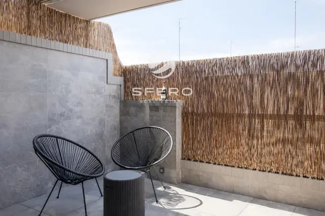 Luxury penthouse with two private terraces in the Camins al Grau area, Valencia – photo 2