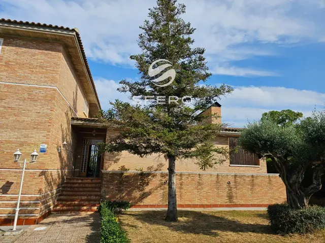 Spacious duplex townhouse for the whole family in a शांत and green area of Torrent – photo 3