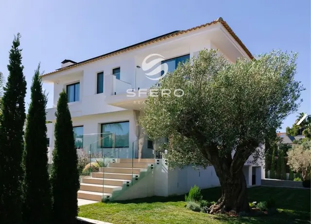 Exclusive luxury villa for living in Campolivar