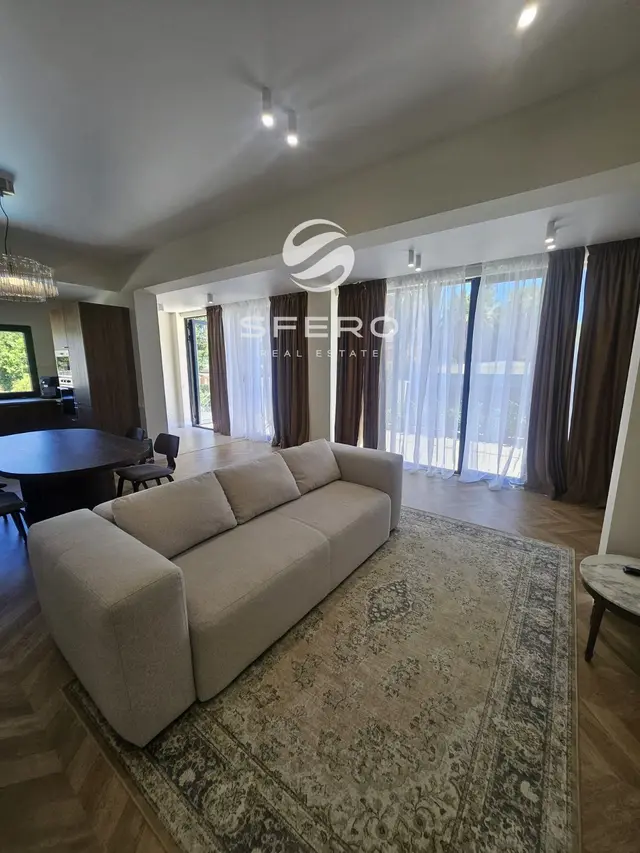 Modern villa for living in a quiet environment in La Cañada – photo 3