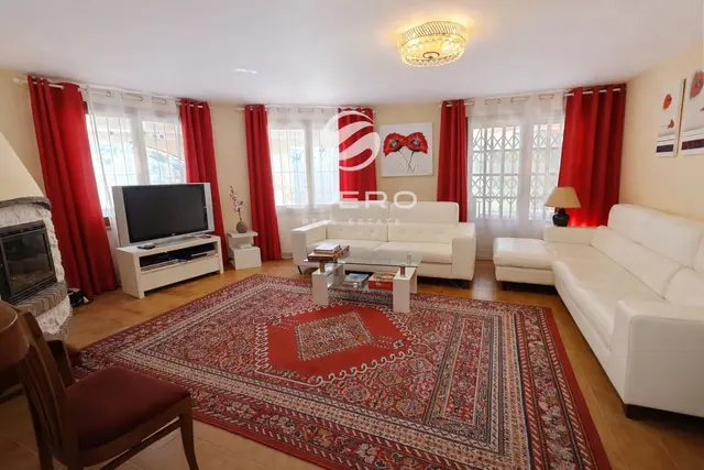 Elegant villa for comfortable living with mountain views in Calpe – photo 3