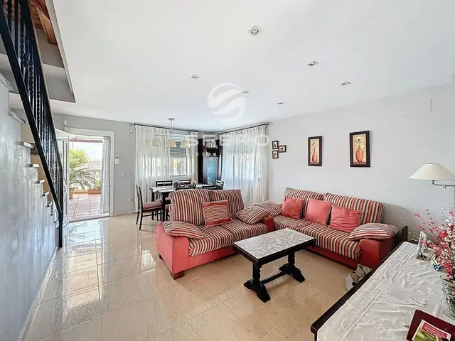 Spacious townhouse for peaceful living just 5 minutes from the sea in Sueca, Valencia – photo 2