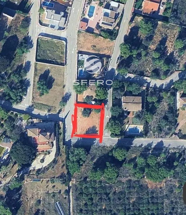 Parcela urbana para construcción frente a una zona forestal en El Perigall, Bétera