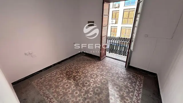 Apartamento con potencial para crear la vivienda de tus sueños en el corazón de Ruzafa, Valencia – foto 2