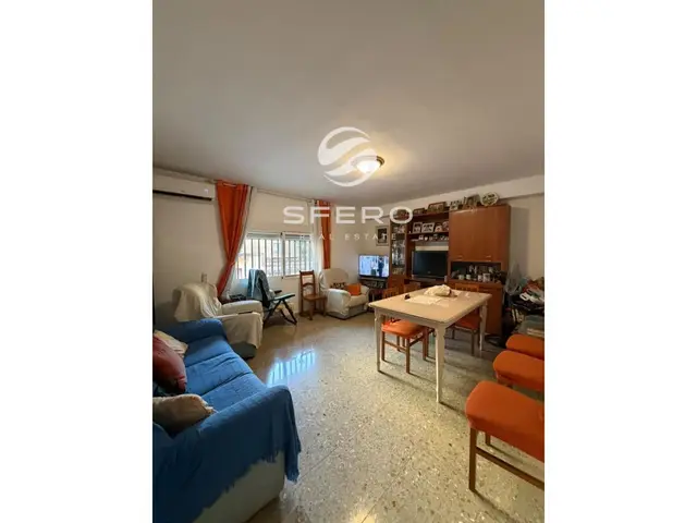 Spacious apartment for comfortable living or investment in Paterna