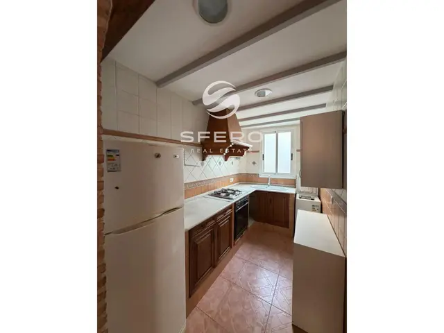 Bright apartment for comfortable living in the centre of Paterna – photo 2