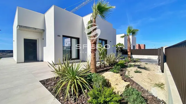 Nuevas y luminosas villas con vistas panorámicas al mar en Mutxamel – foto 2