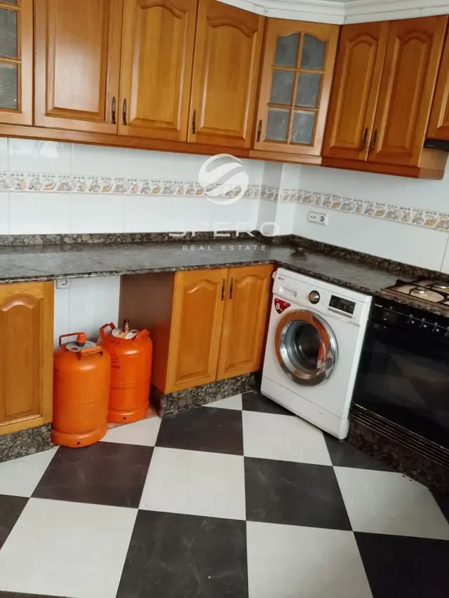 Spacious apartment ideal for comfortable living or investment in Poblats Marítims, Valencia – photo 2