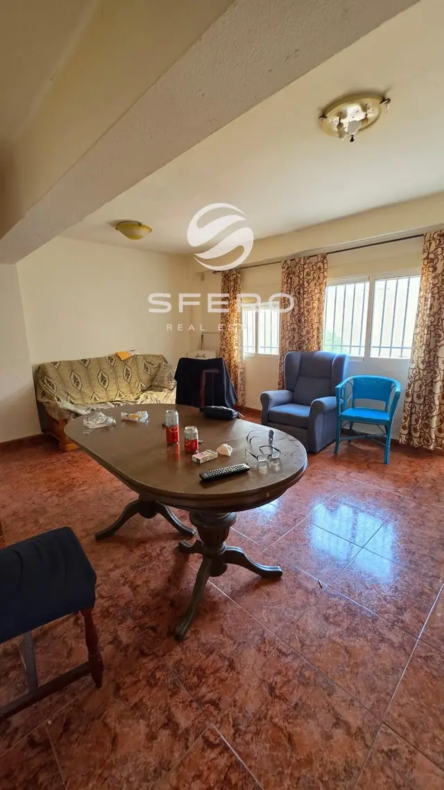 Spacious apartment ideal for comfortable living or investment in the Benicalap district, Valencia