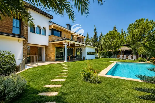 🏡 Luxury Villa with Two Swimming Pools in a Peaceful Area of L'Eliana