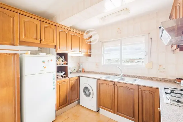 🏡 Spacious Apartment with Excellent Customisation Potential | Camí Reial, Valencia – photo 2