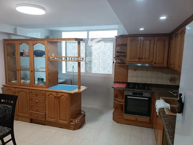 Luminoso apartamento reformado cerca del paseo marítimo en el centro de Dénia – foto 3