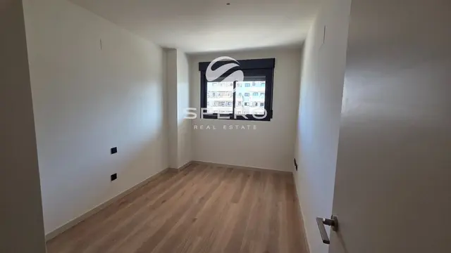 Luminoso apartamento en un nuevo complejo residencial a 300 metros del mar | La Pobla de Farnals – foto 3