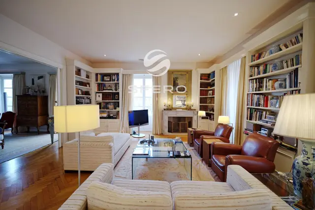 Exclusive Apartment in a Historic Palace | Plaza Alfonso el Magnánimo, Valencia