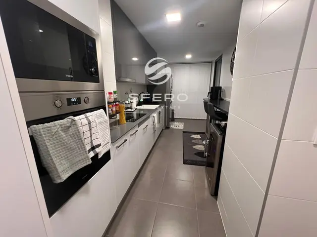 Stylish Apartment in a Modern Residential Complex in Quatre Carreres, Valencia, near Roig Arena – photo 2