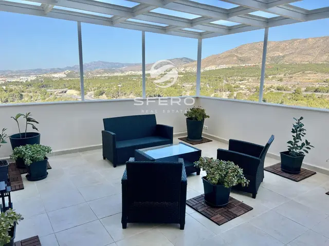 Penthouse with a Spacious Terrace and Breathtaking Mountain and Sea Views | Benidorm