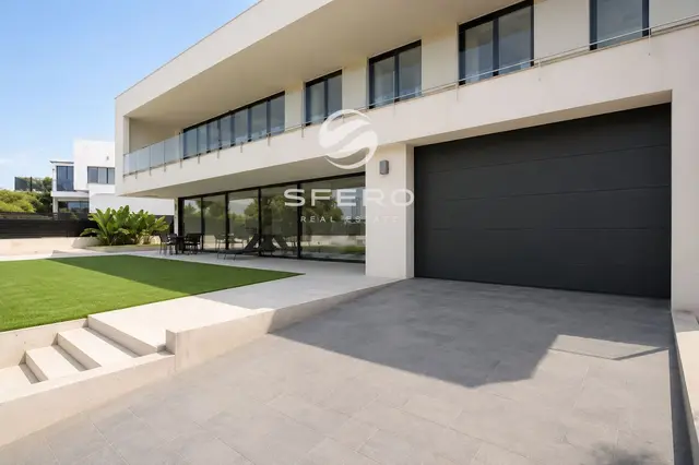 Exclusive Modern Villa with a Swimming Pool and Panoramic Views