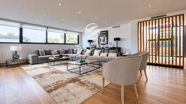 Exclusiva villa moderna con piscina de estilo balinés en una prestigiosa urbanización – foto 3