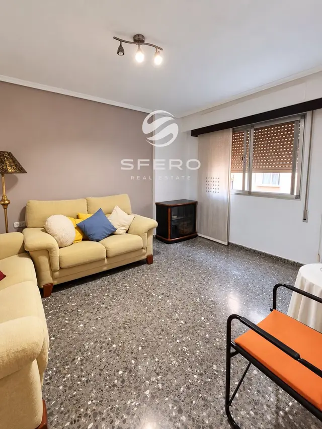 Amplio piso de 4 dormitorios con balcón y terraza privada – foto 2