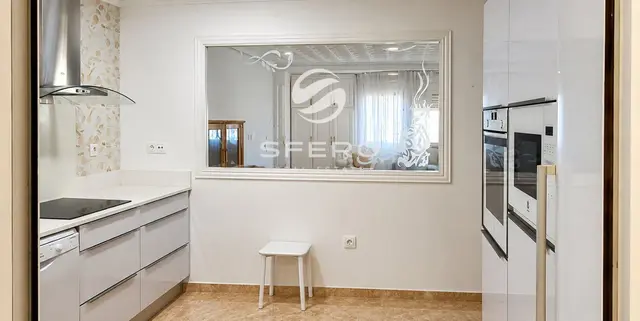 Piso reformado de 3 dormitorios con dos balcones – foto 3