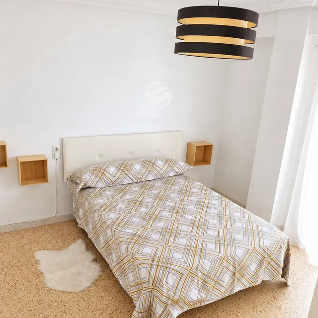 Apartamento de inversión con 5 dormitorios y posibilidad de alquiler por habitaciones – foto 2